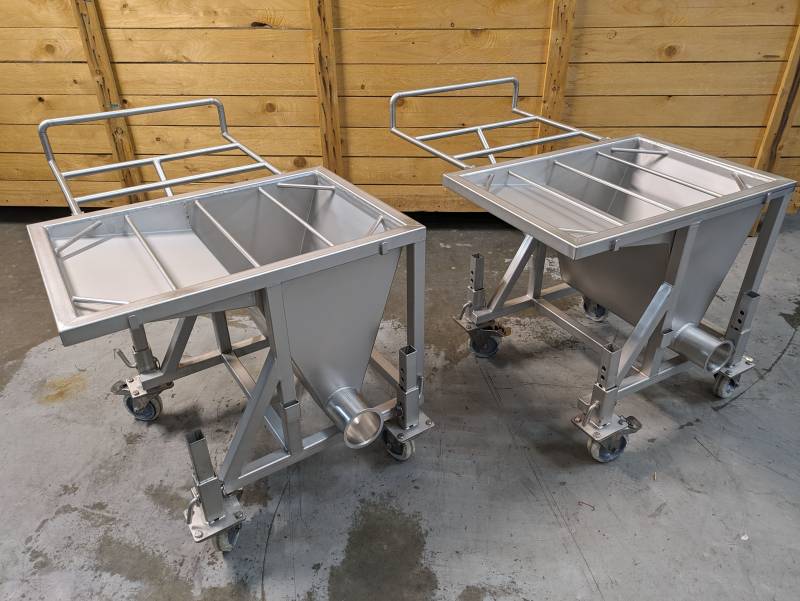Tables inox avec trémie pour l'agroalimentaire à Grenoble